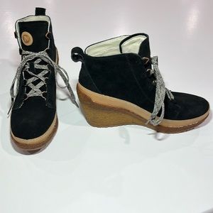 Merrell Tremblant Wedge Black Suede Lace Up Ankle Booties J94768 - 9.5 - NEW‎